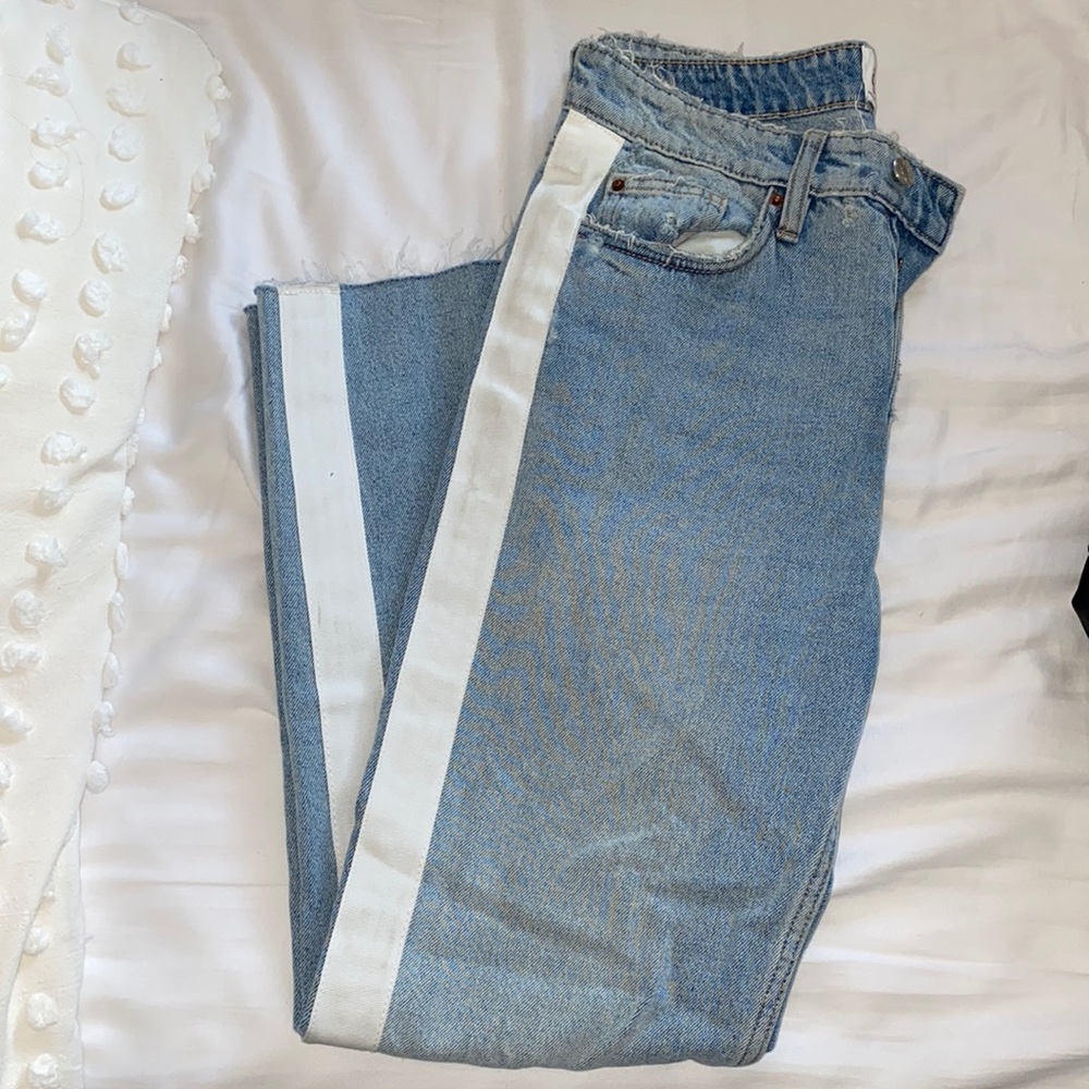 Distressed light wash ZARA jeans